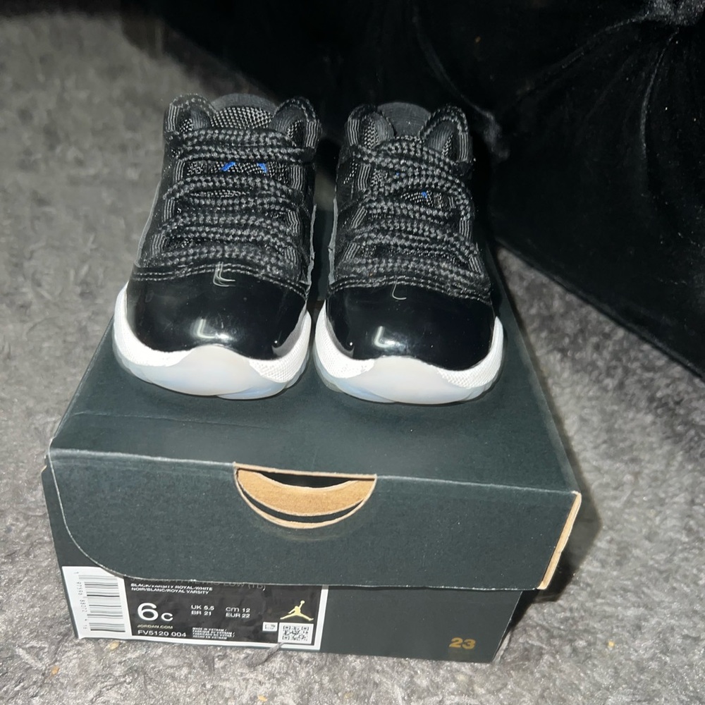 Jordan Low 11’s